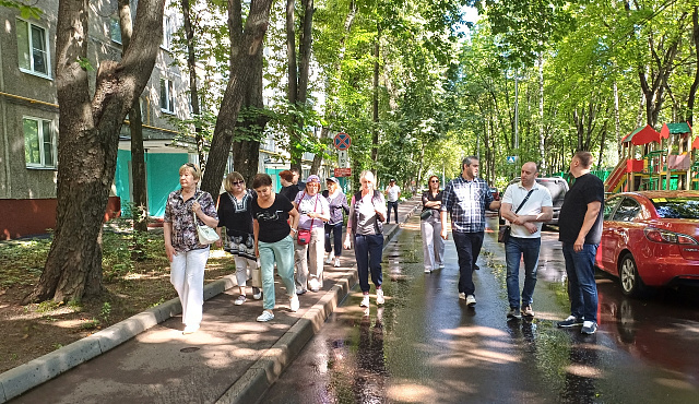 Глава управы района Чертаново Северное провел обход территории